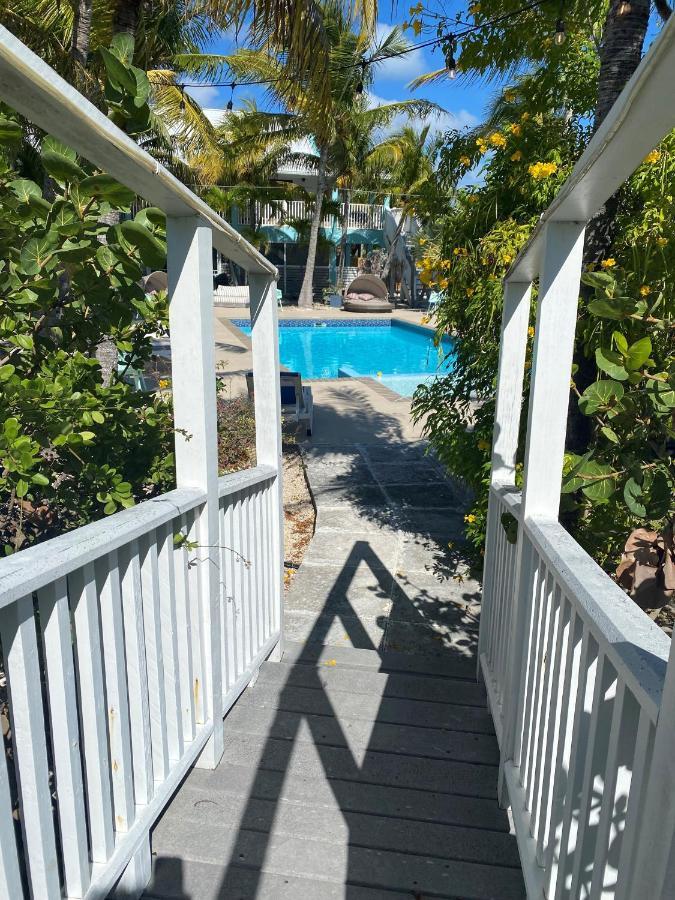 Grace Bay Place Hotel Exterior photo